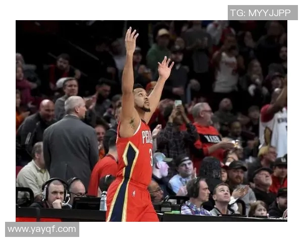 英格拉姆在比赛中砍下30分精彩表现引发球迷热议与赞赏