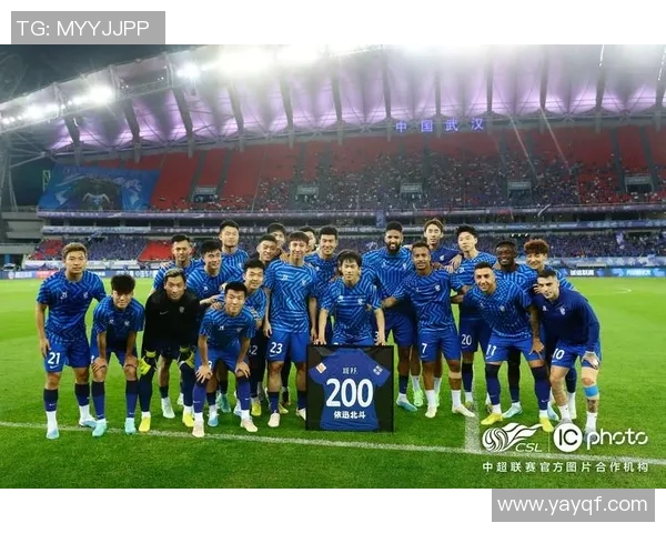 谢鹏飞精彩进球助力武汉三镇逆转胜利展现球队强大实力